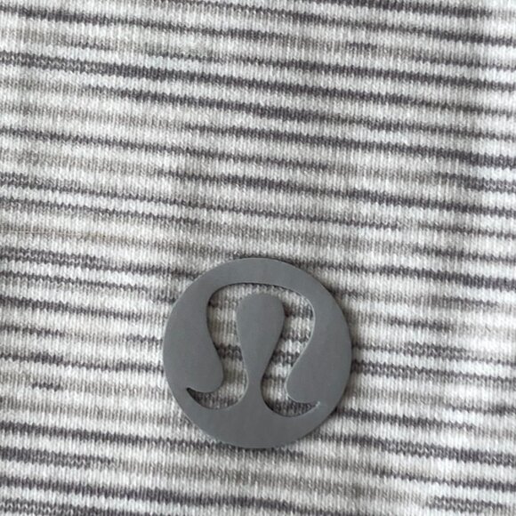 Lululemon On The Fly Pant / pants (size 8) Luxtreme, light grey, striped pattern - Picture 9 of 9